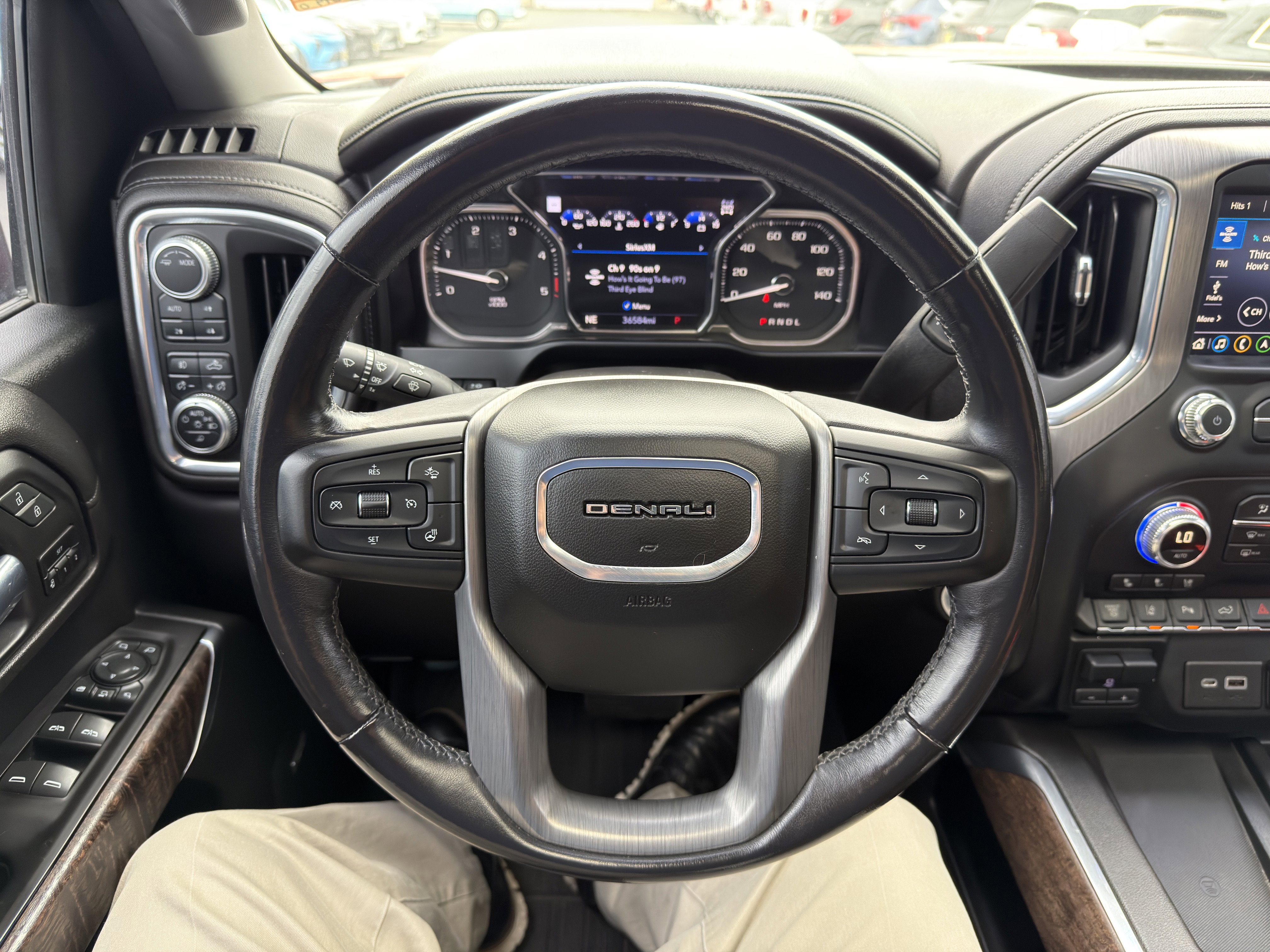 Used 2020 GMC Sierra 3500 Denali w/ Denali Ultimate Package AWD/4WD image 37
