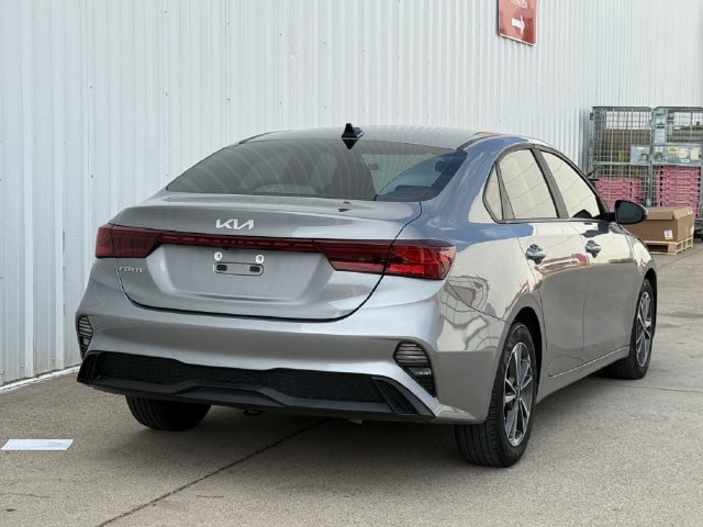Used 2024 Kia Forte LXS w/ LXS Technology Package FWD image 4