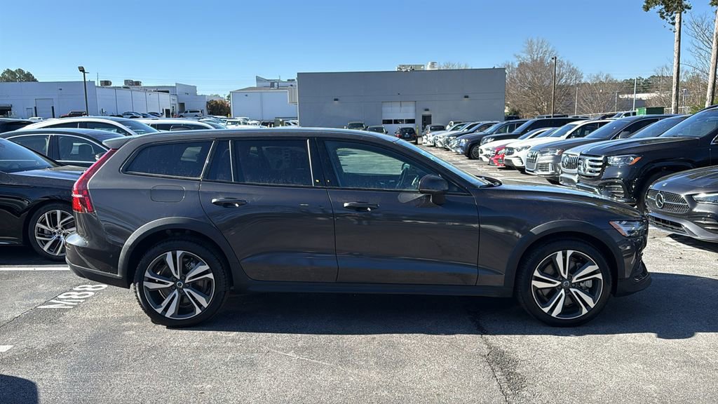 Used 2025 Volvo V60 B5 Cross Country Plus video 2