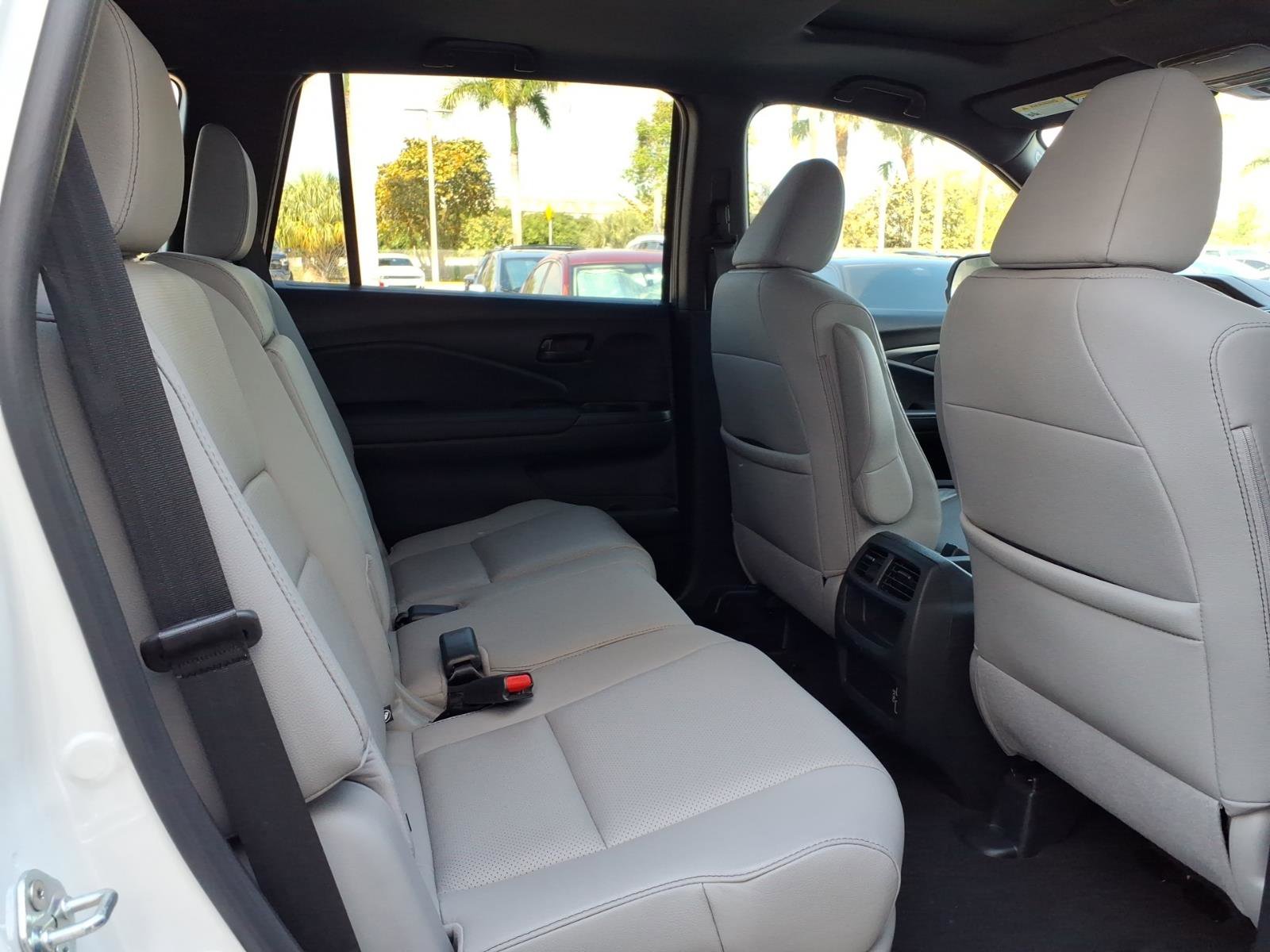 Used 2023 Honda Passport EX-L image 10