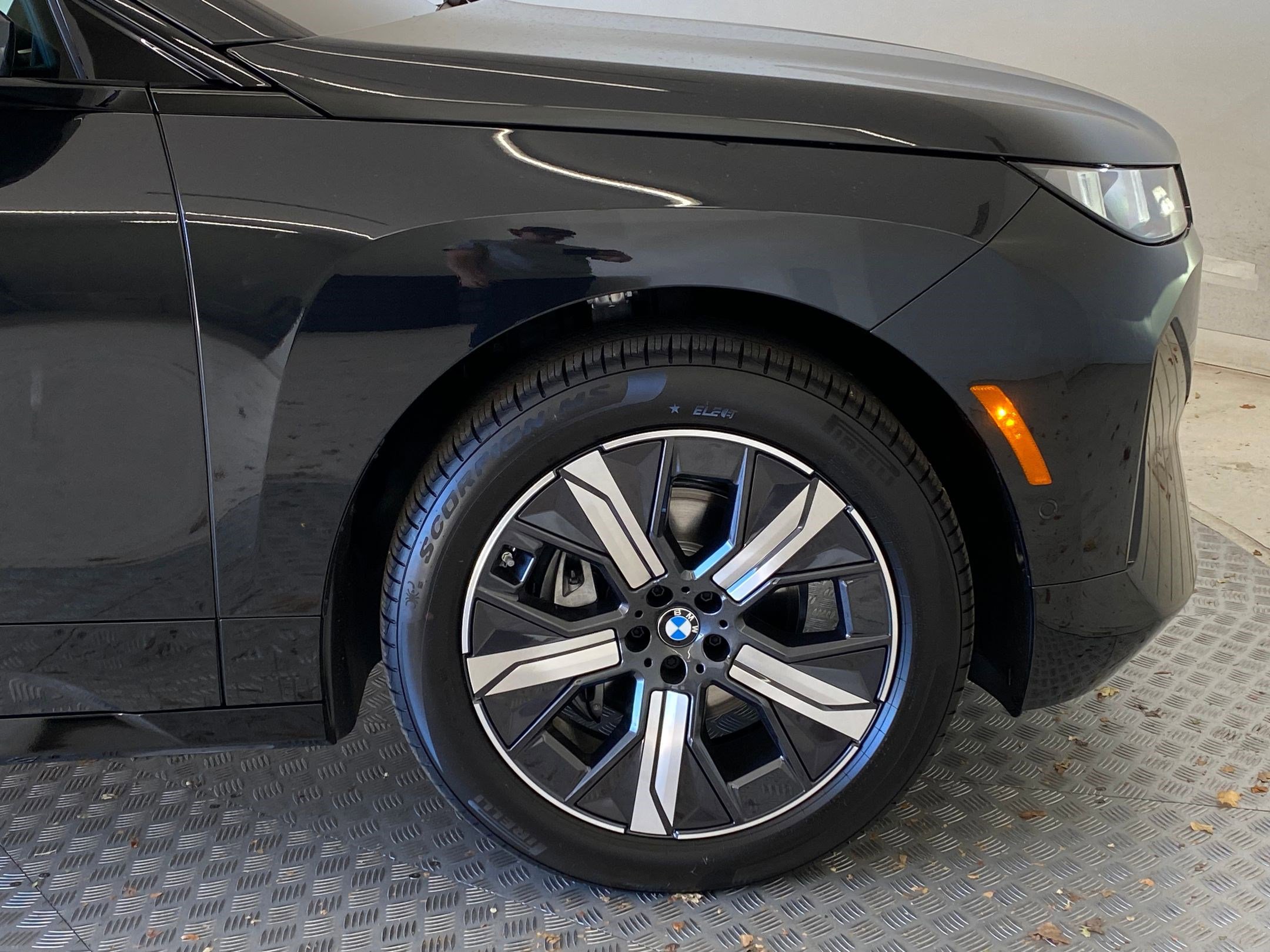 New 2026 BMW iX xDrive45 image 10