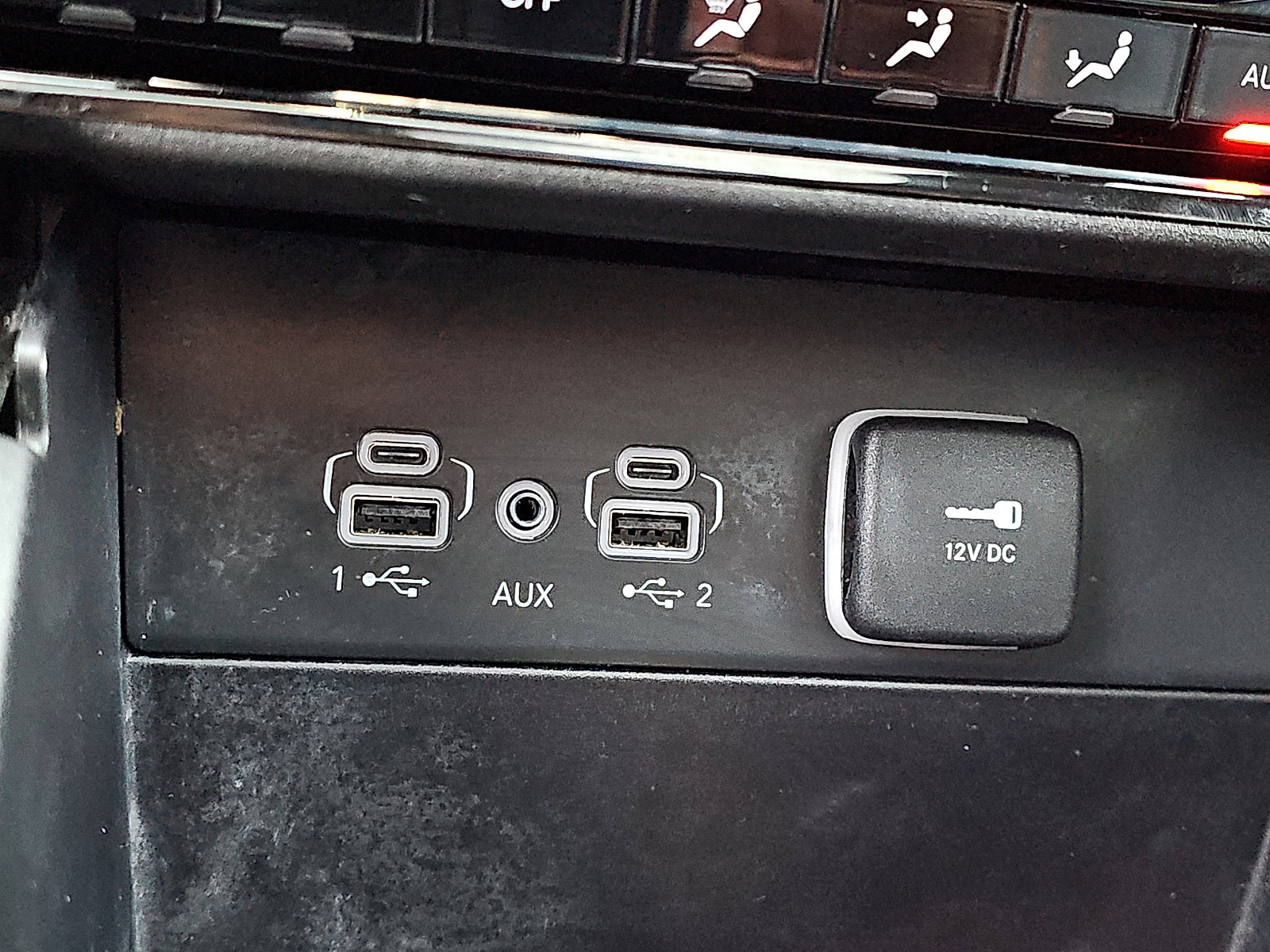 Used 2023 Jeep Grand Cherokee Limited image 25