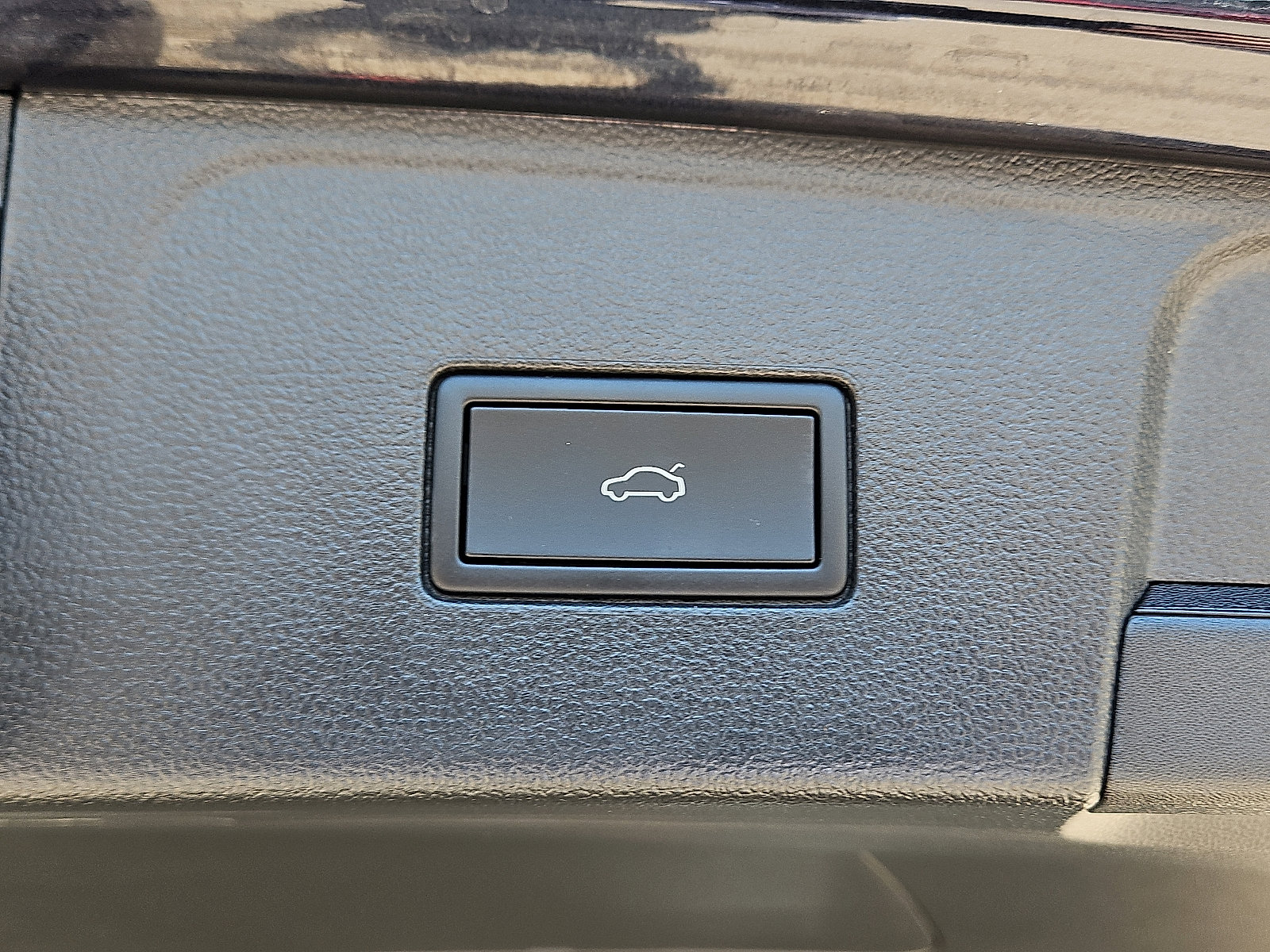 Used 2025 Volkswagen Atlas SEL image 11