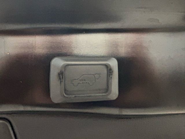 Used 2020 Toyota RAV4 XLE Premium image 11