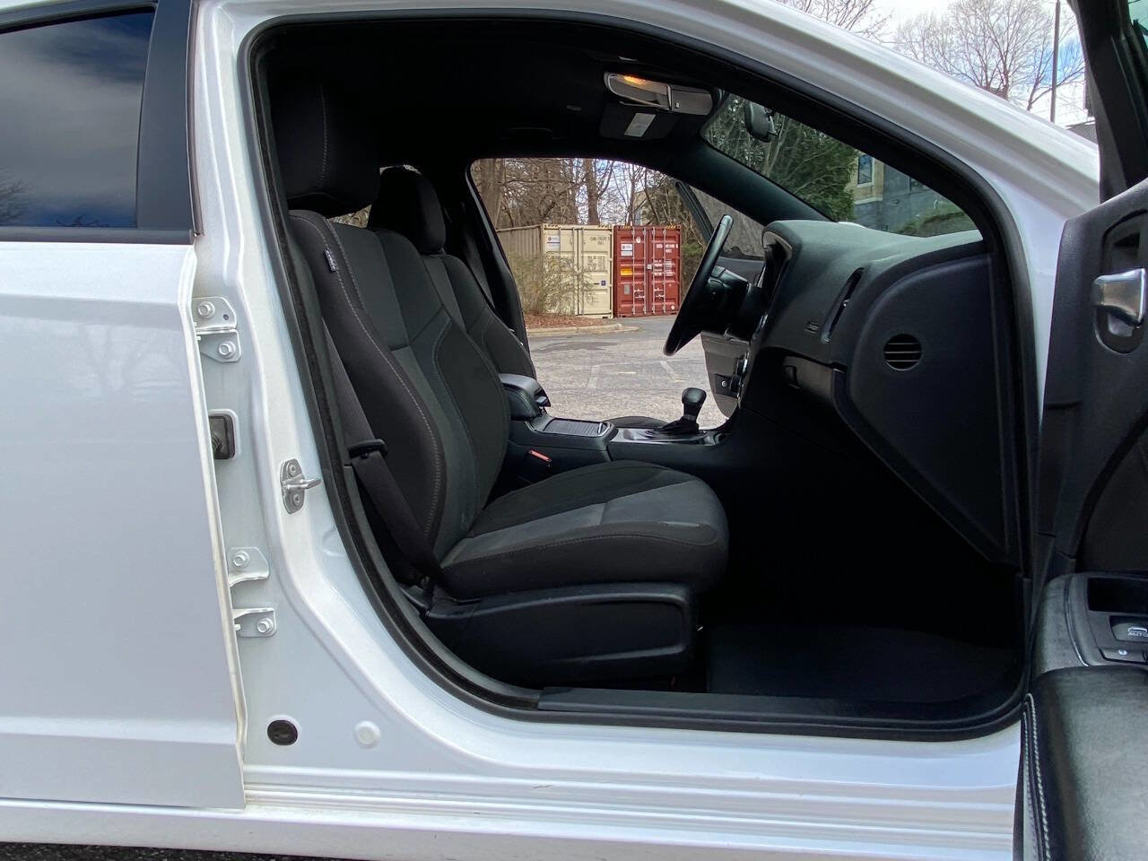 Used 2019 Dodge Charger SXT w/ Blacktop Package image 48