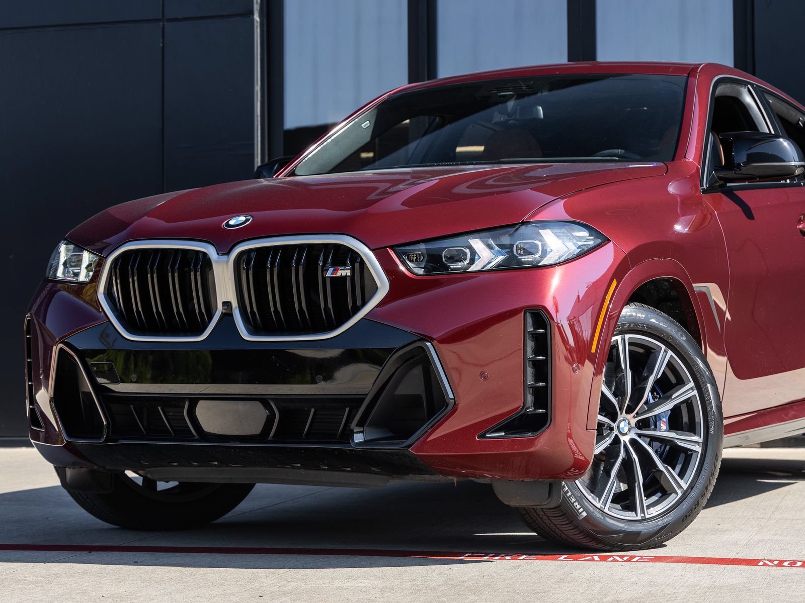Used 2025 BMW X6 M60i AWD/4WD image 3