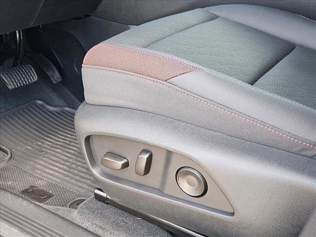 New 2026 Chevrolet Equinox RS w/ Convenience Package III FWD image 4