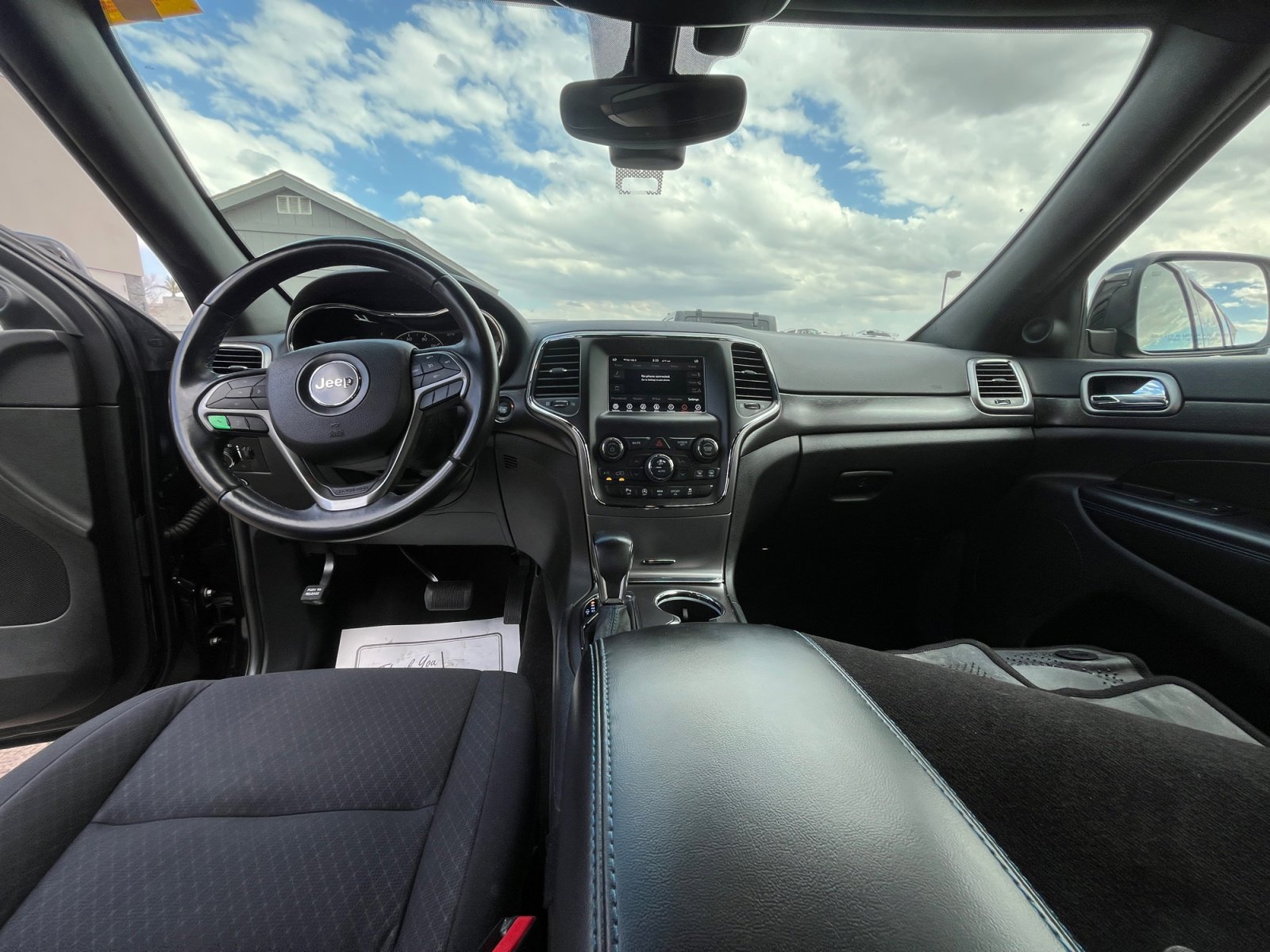 Used 2018 Jeep Grand Cherokee Laredo image 20