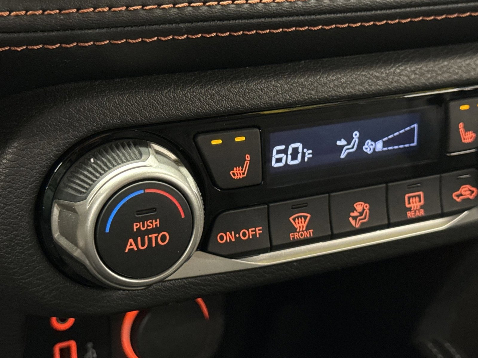 Used 2018 Nissan Kicks SR w/ Premium Package FWD image 36