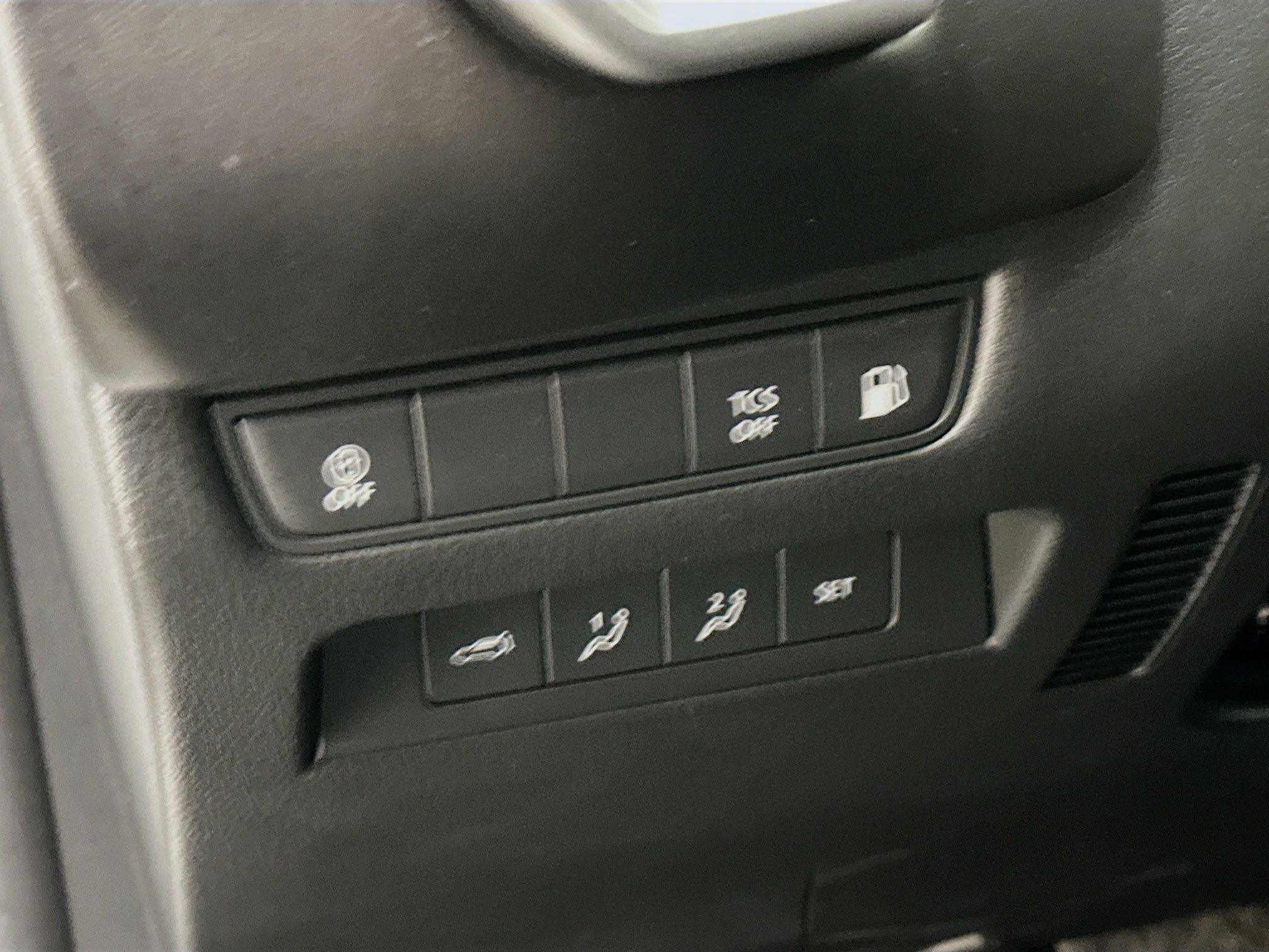 Used 2025 MAZDA CX-50 AWD 2.5 Hybrid w/ Premium Pkg image 17