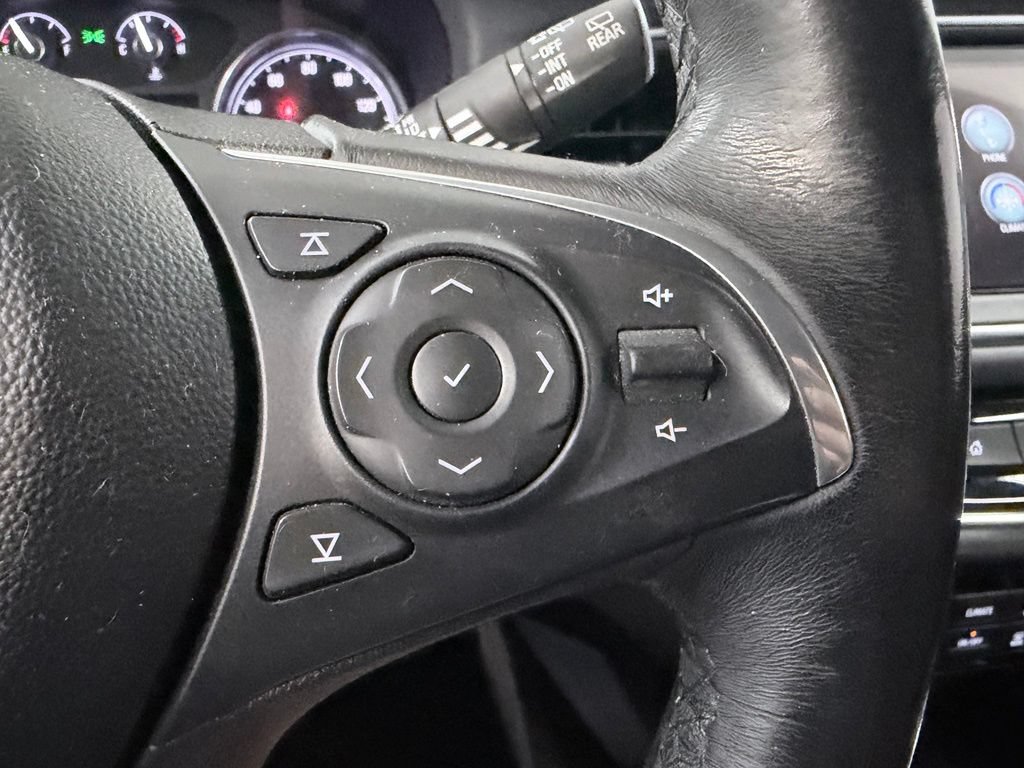 Used 2018 Buick Enclave Essence AWD/4WD image 23