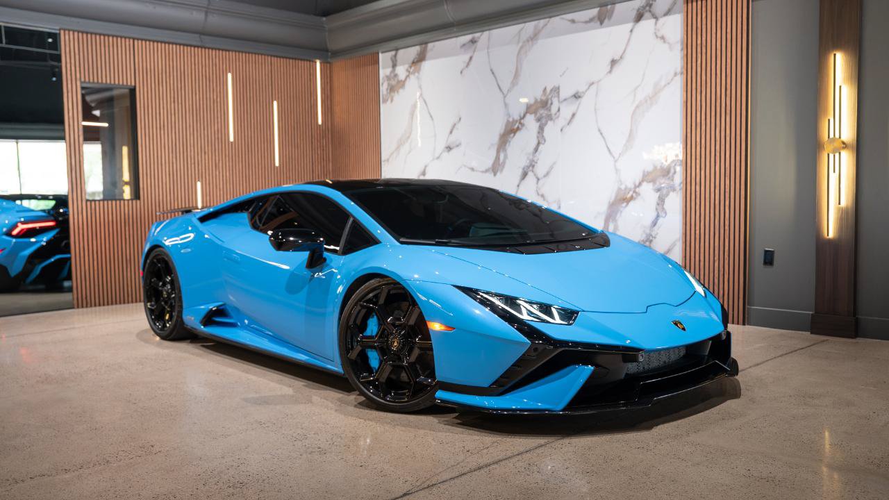 Used 2023 Lamborghini Huracan Tecnica RWD image 1