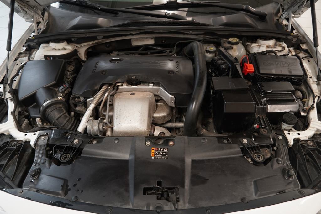 Used 2018 Buick Regal Essence w/ Driver Confidence Package #1 image 37