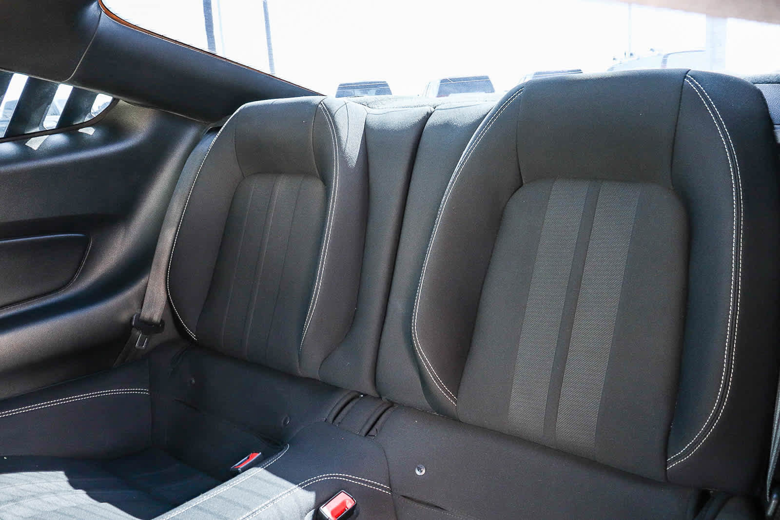 Used 2018 Ford Mustang Coupe RWD image 21