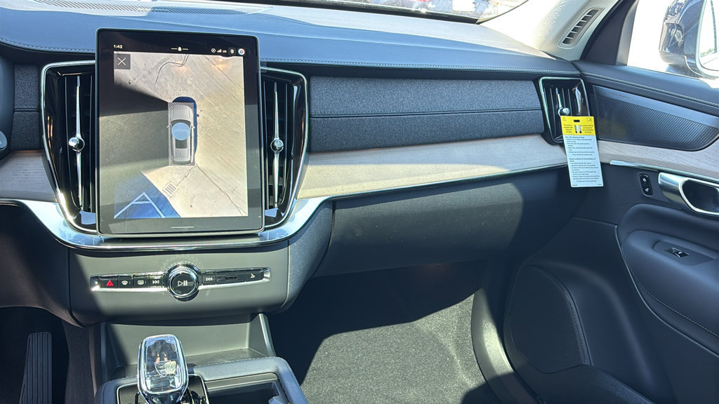 New 2027 Volvo XC90 B6 Plus AWD/4WD image 8