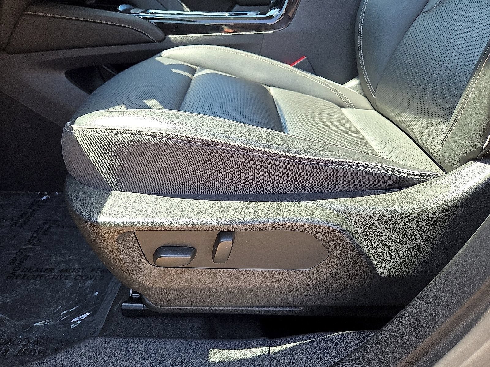 Used 2023 Buick Envision Essence AWD/4WD image 24