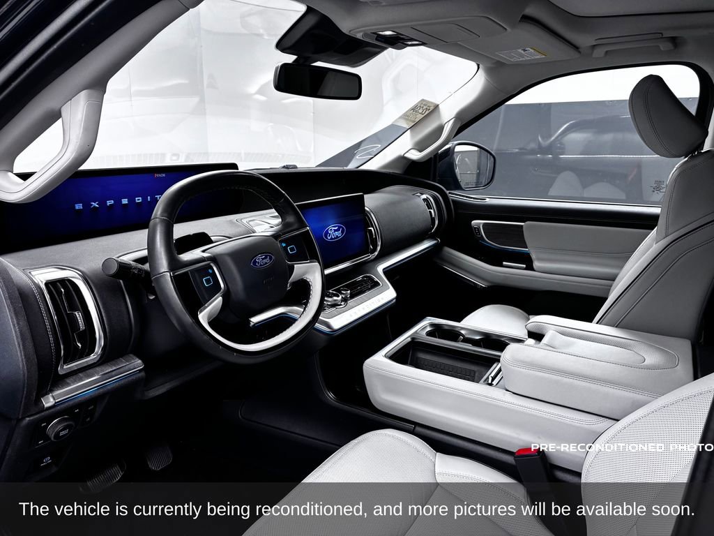 Used 2025 Ford Expedition Platinum w/ Platinum Ultimate Package image 8