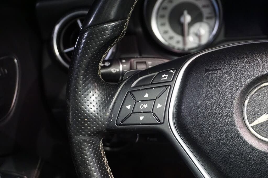Used 2015 Mercedes-Benz GLA 250 4MATIC image 25