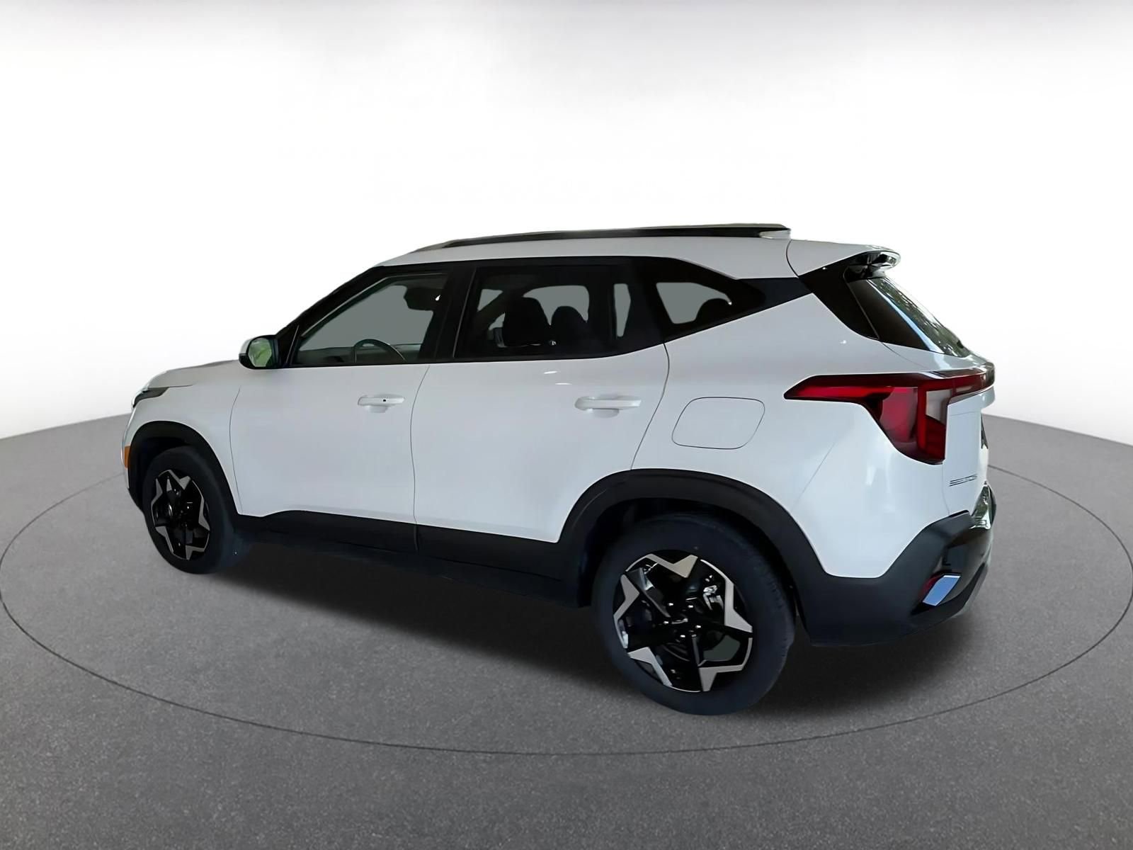 Used 2025 Kia Seltos S FWD image 10