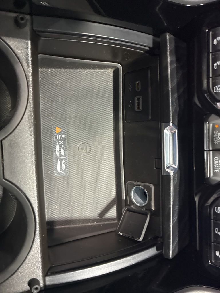 Used 2022 GMC Yukon Denali AWD/4WD image 29