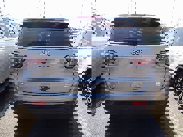 Used 2024 Jeep Compass Latitude image 5