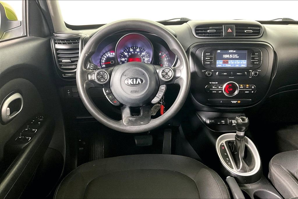 Used 2017 Kia Soul + image 5