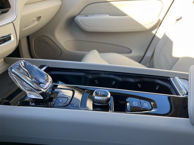 New 2026 Volvo XC60 T8 Ultra w/ Protection Package Premier image 32