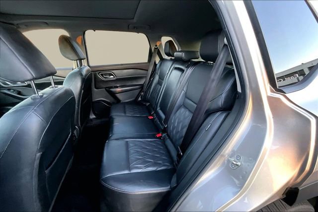 Used 2022 Nissan Rogue Platinum w/ Head-Up Display Package image 16