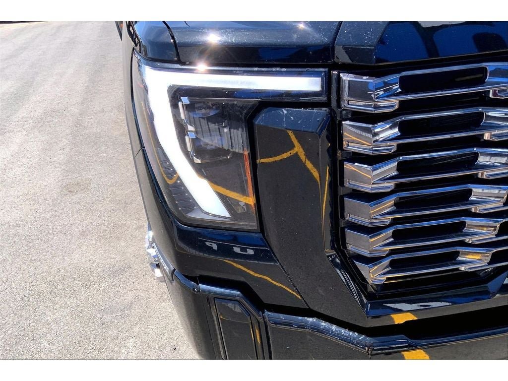 Used 2025 GMC Sierra 3500 Denali Ultimate AWD/4WD image 30