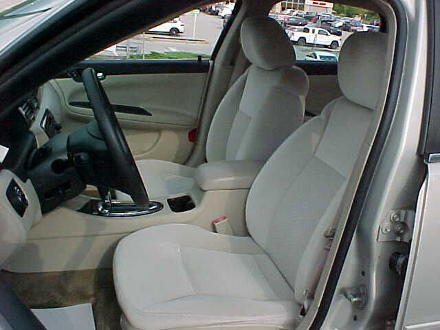 Used 2011 Chevrolet Impala LS image 14
