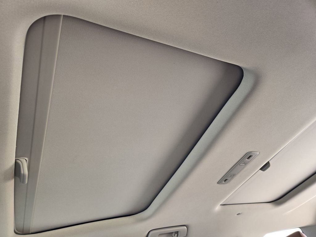 Used 2017 GMC Acadia SLT image 22