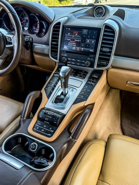 Used 2017 Porsche Cayenne GTS image 31