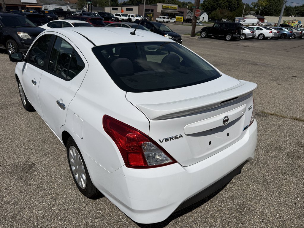 Used 2016 Nissan Versa SV FWD image 4