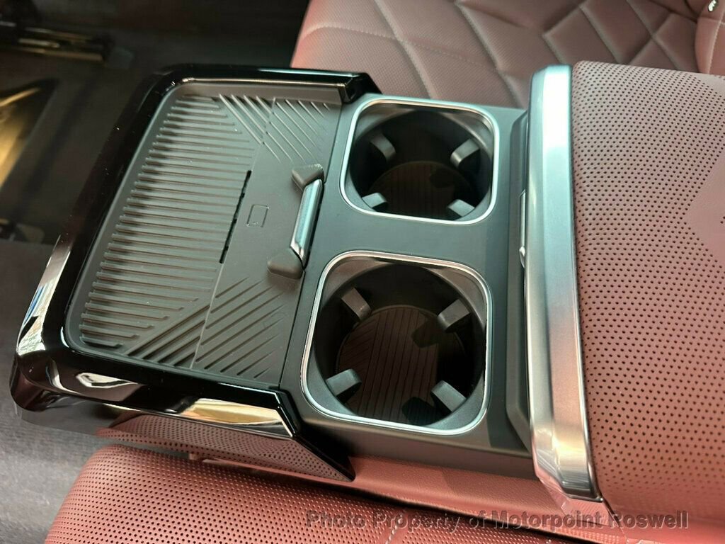 Used 2023 BMW i7 xDrive60 w/ Executive Package 2 AWD/4WD image 24