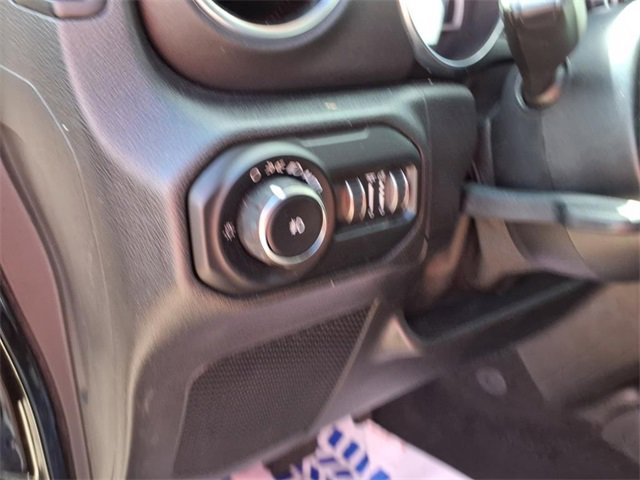 Used 2020 Jeep Wrangler Unlimited Sahara image 15