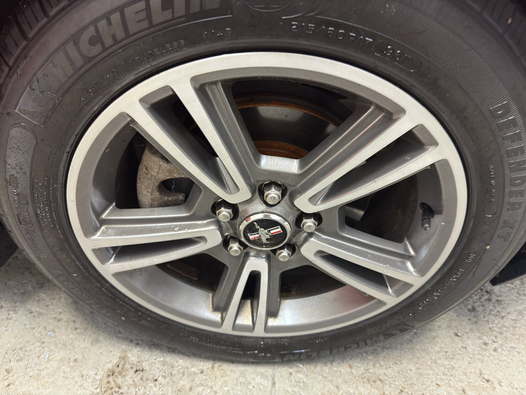 Used 2010 Ford Mustang Premium image 28