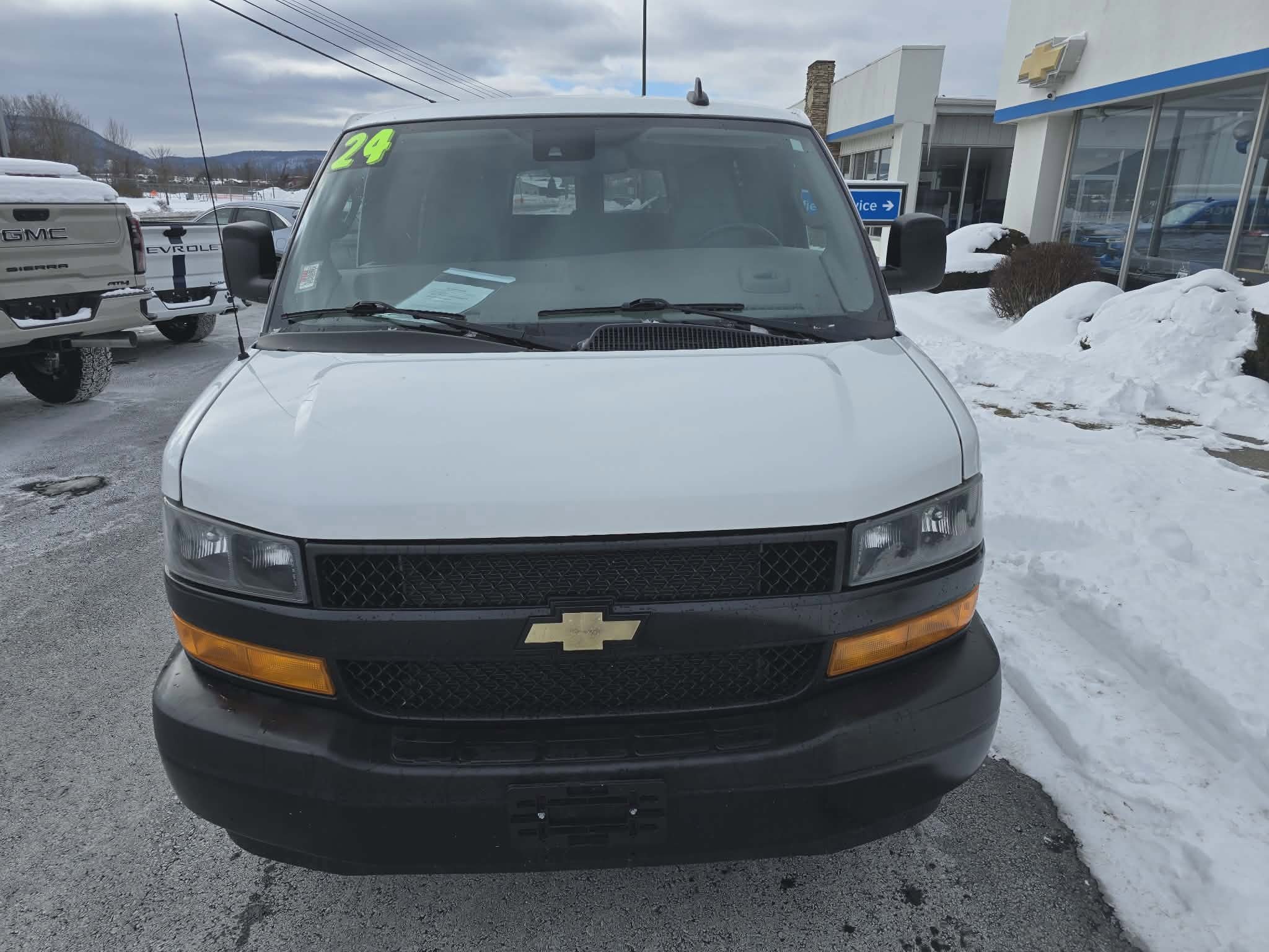 Used 2024 Chevrolet Express 3500 LS image 9