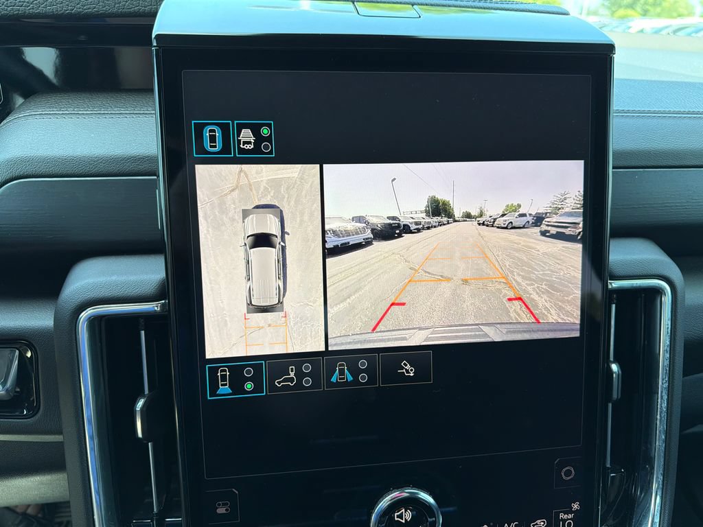 Used 2025 GMC Yukon Denali AWD/4WD image 34