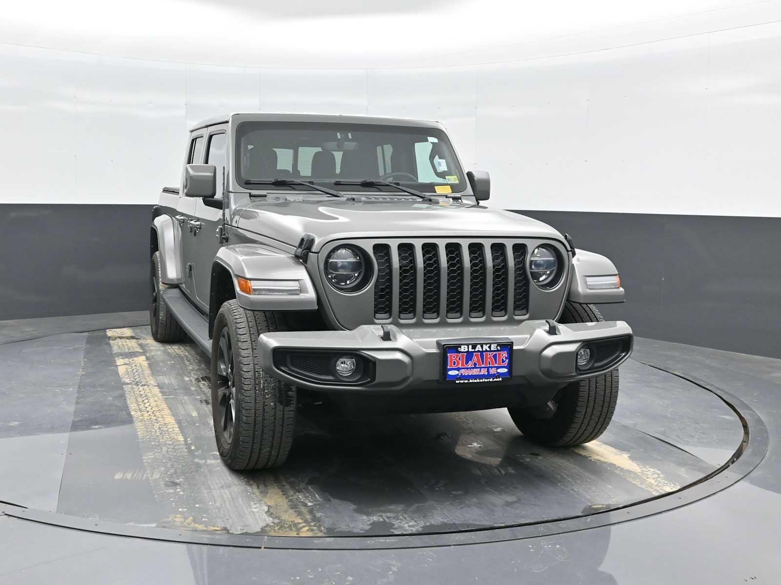 Used 2022 Jeep Gladiator Overland AWD/4WD image 2