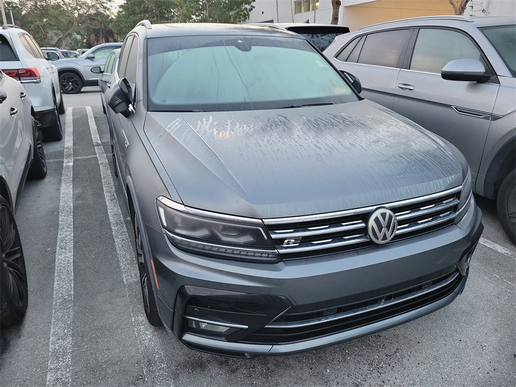 Used 2018 Volkswagen Tiguan SEL Premium w/ R-Line Package image 6
