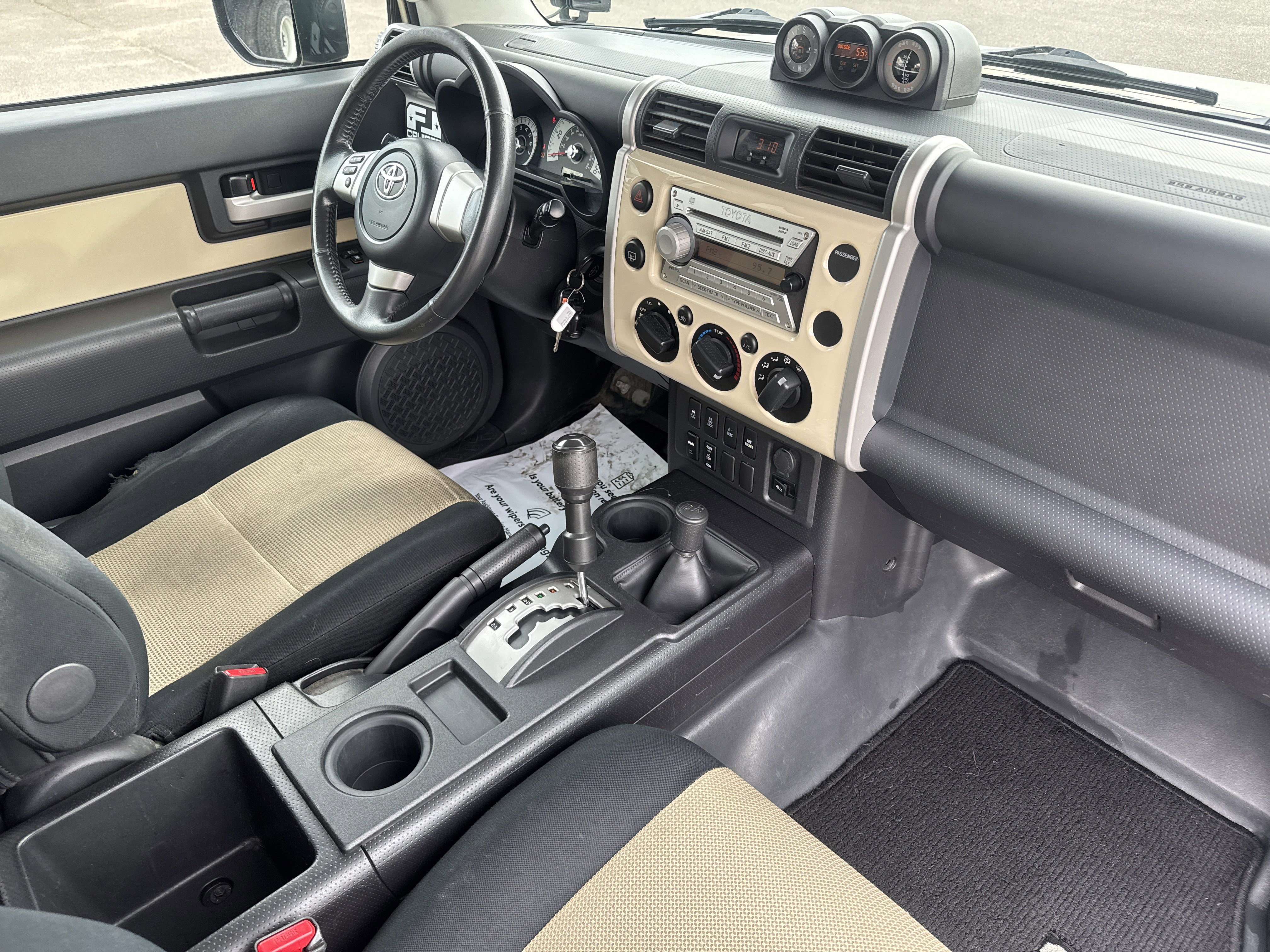 Used 2010 Toyota FJ Cruiser 4WD image 20