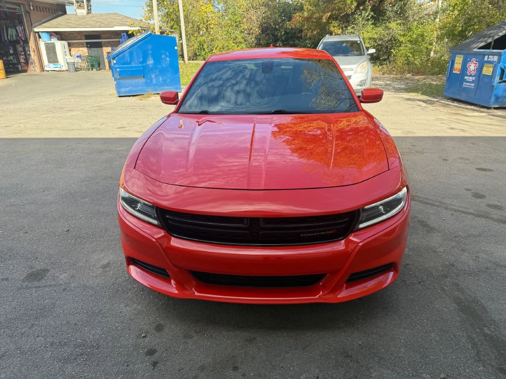 Used 2017 Dodge Charger SXT image 1