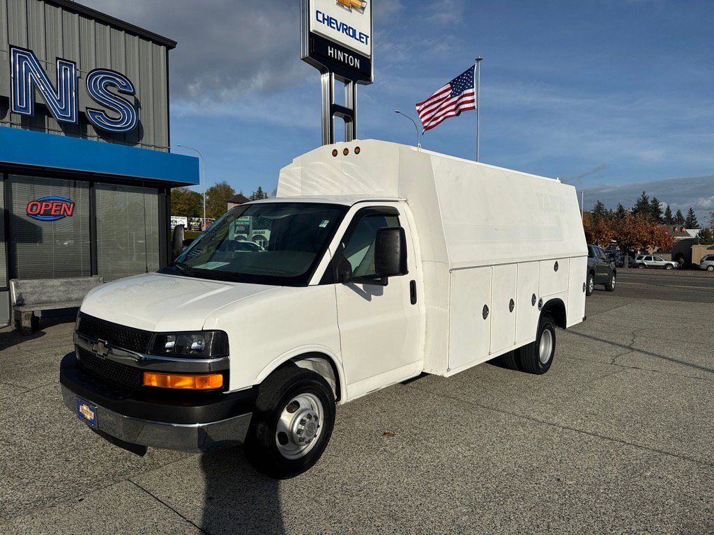Used 2005 Chevrolet Express 3500 w/ Chrome Appearance Package