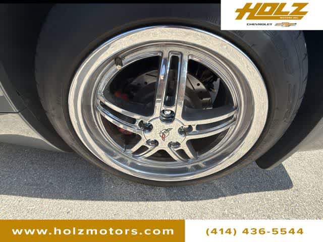 Used 2003 Chevrolet Corvette Coupe w/ Preferred Equipment Group RWD image 31