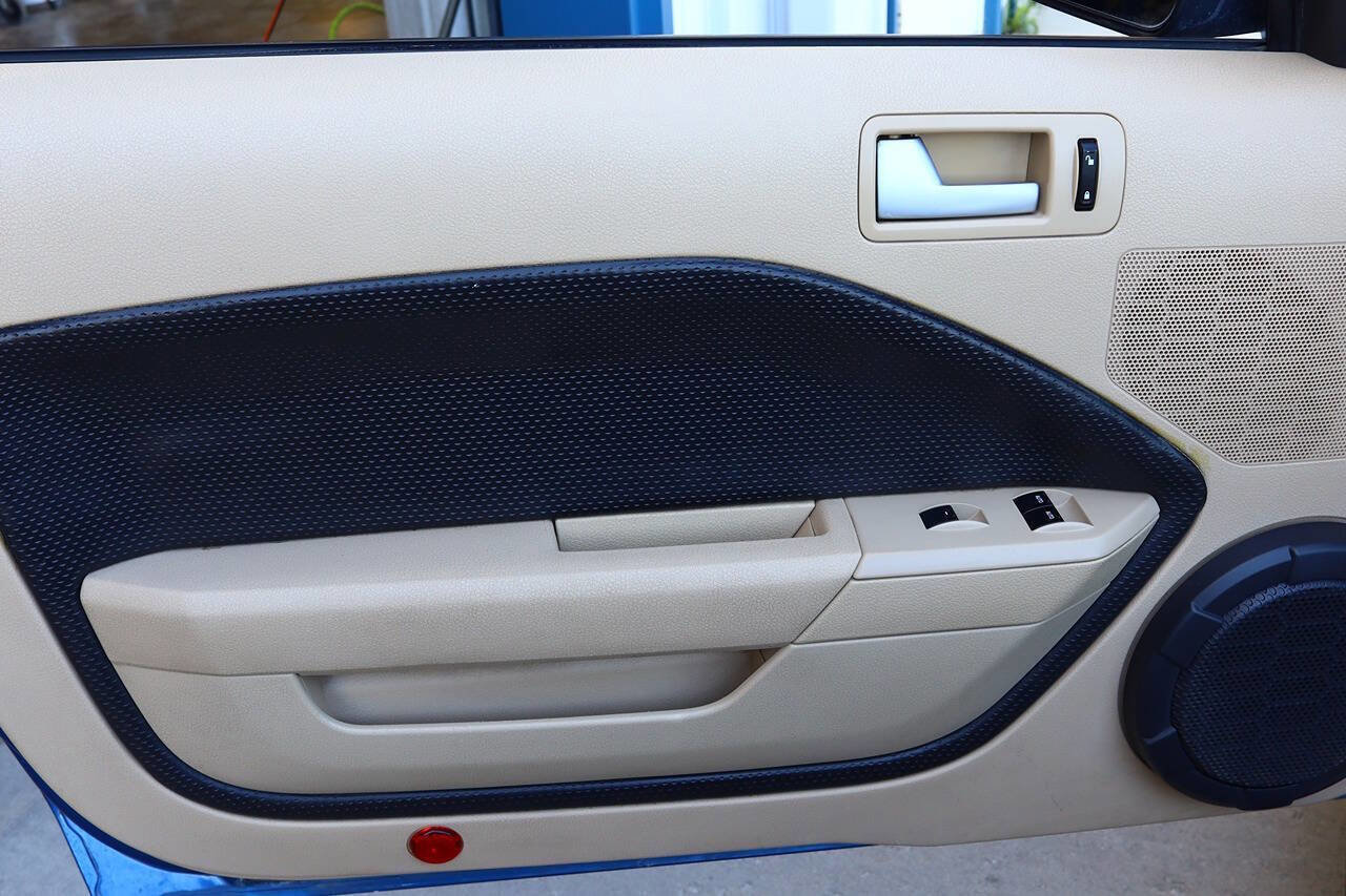 Used 2007 Ford Mustang Premium RWD image 24