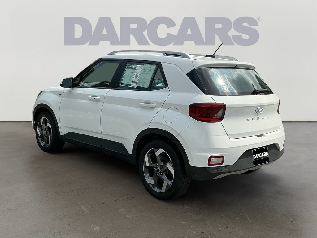 Used 2025 Hyundai Venue SEL FWD image 5