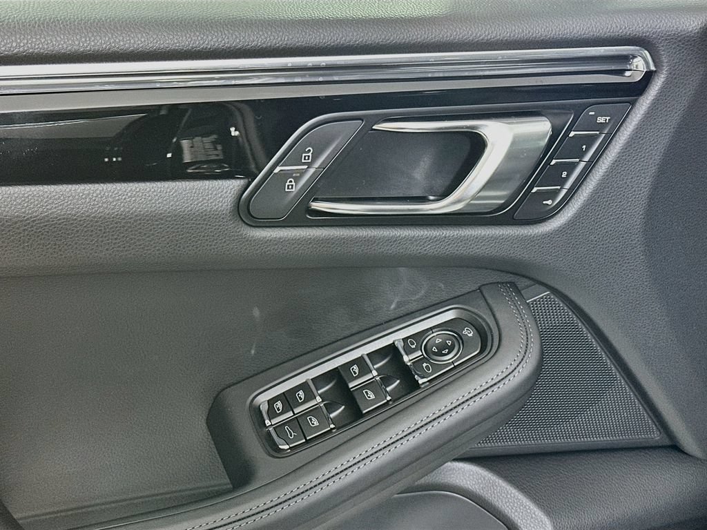 New 2026 Porsche Macan AWD/4WD image 20