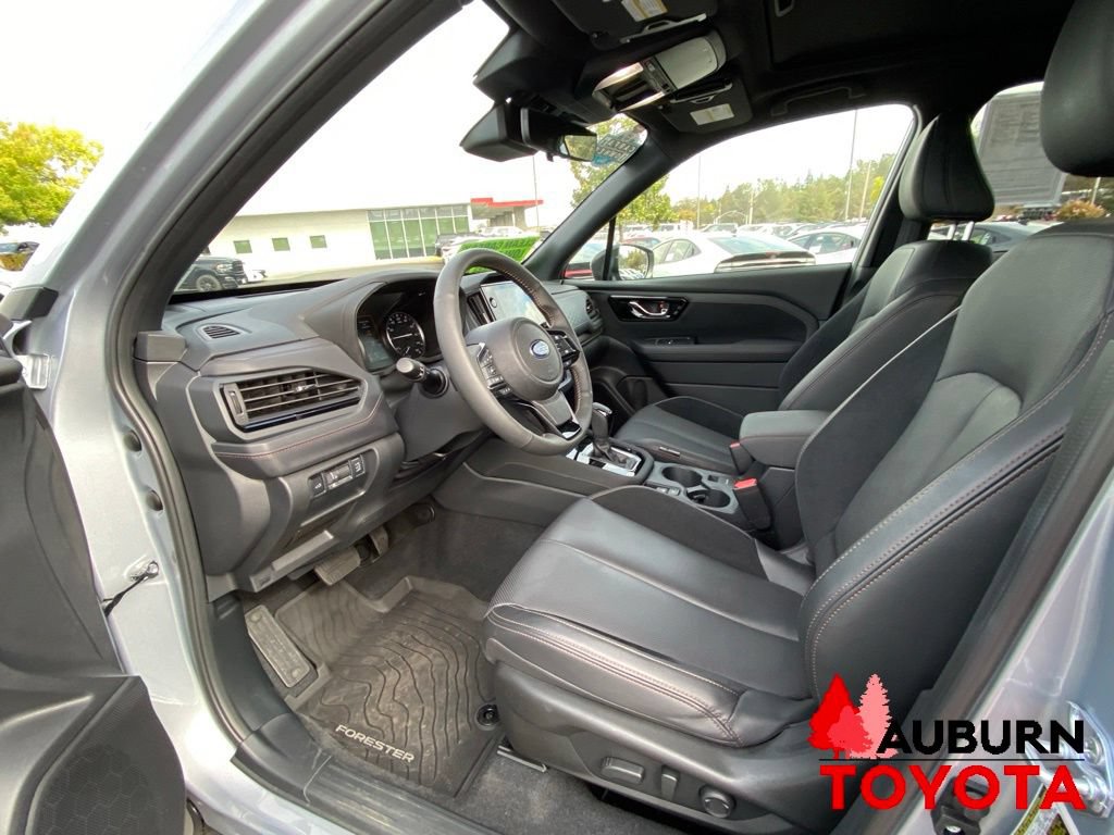 Used 2025 Subaru Forester Touring AWD/4WD image 36