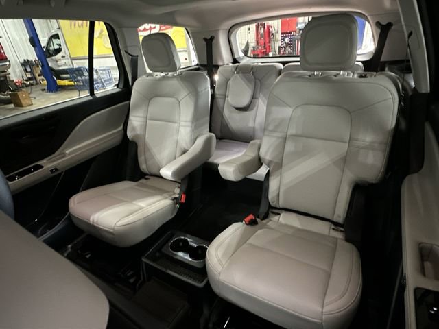 Used 2025 Lincoln Aviator AWD w/ Equipment Group 101A image 29