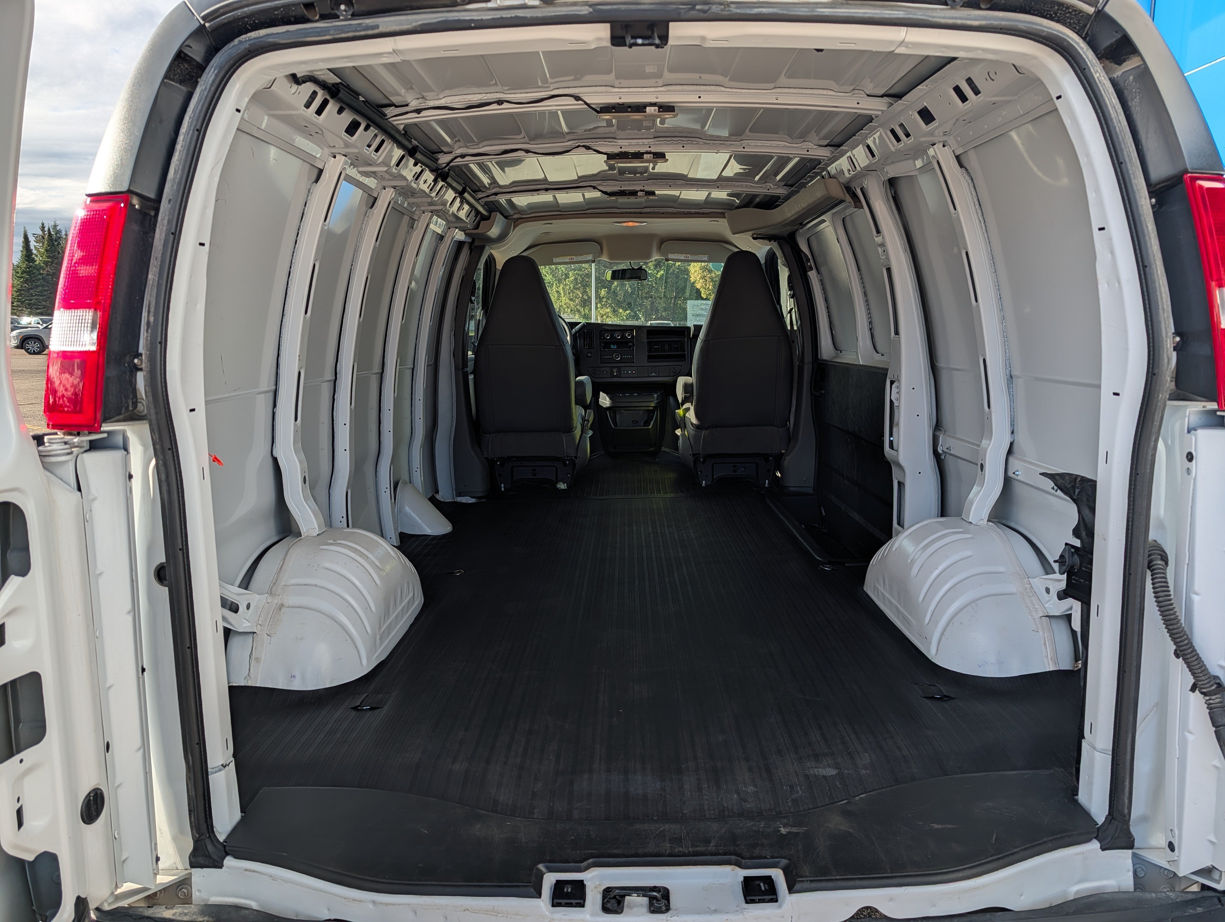 Certified 2025 Chevrolet Express 2500 w/ Driver Convenience Package RWD image 10